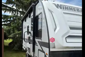2023 Winnebago with bunks - only 3,400 lbs can tow with SUV