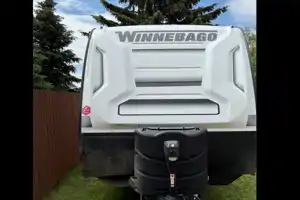 2023 Winnebago with bunks - only 3,400 lbs can tow with SUV