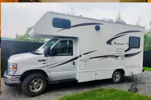   Ford  Econoline Commercial Cutaway ADVENTURER 19 RD   4 Saisons 2014 Classe B