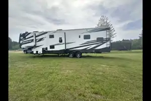 Britany’s Jayco Seismic 403T Fifth Wheel