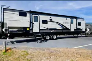 Jeremy's Palomino 28BHSS Travel Trailer