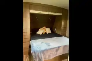 Cozy Cruiser 30ft Sleeps 8