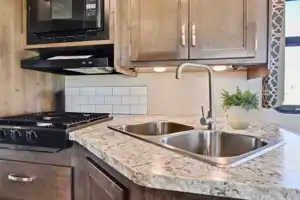 10-Person Jayco Redhawk 31F Vacation