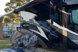 Monique's Thor Motor Coach Tiberon Class C