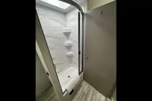 New 2025 Thor Chateau 30ft. with free private shuttle - Marie