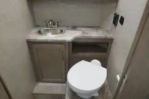 Queenie's RV BnB 