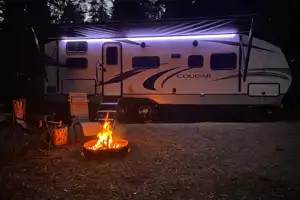 30’ King Bed, Bunks, Huge Kitchen, Griddle, Kayaks, and more!!