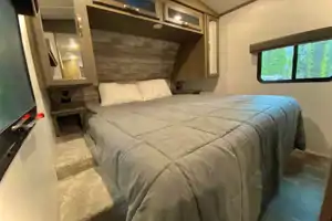 30’ King Bed, Bunks, Huge Kitchen, Griddle, Kayaks, and more!!