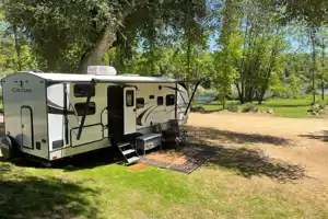 30’ King Bed, Bunks, Huge Kitchen, Griddle, Kayaks, and more!!