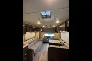 Thor Motor Coach Freedom Elite