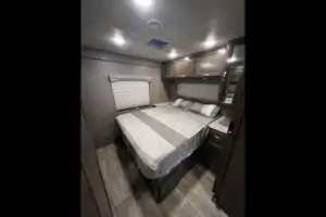 Thor Motor Coach Freedom Elite