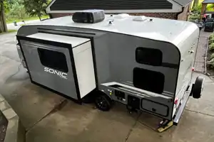 Komodo Kampers RV Rental- Sonic