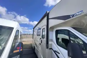Mercedes Thor Chateau Motor Coach 24fs Class C low milage.