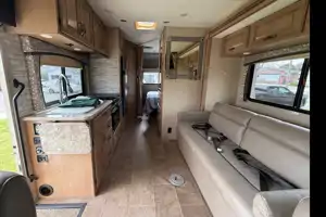 Mercedes Thor Chateau Motor Coach 24fs Class C low milage.