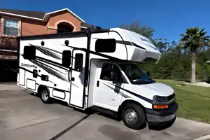 Traveler Forest River Sun seeker 2350LE Class C