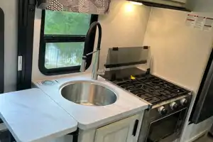 Traveler Forest River Sun seeker 2350LE Class C