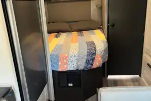 Traveler Forest River Sun seeker 2350LE Class C