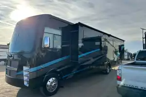 Daniel's 2023 Coachmen Encore 375rb Class A