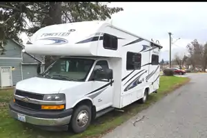 Summit- 24ft Class C Motorhome Go-anywhere Park Explorer Perfect Size. 2 queens! Sleeps 5