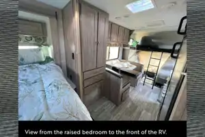 Summit- 24ft Class C Motorhome Go-anywhere Park Explorer Perfect Size. 2 queens! Sleeps 5