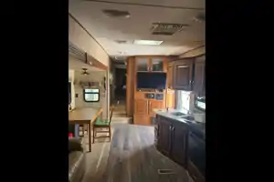 Robert's Cruiser RV 30BH Fifth Wheel