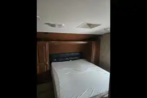 Robert's Cruiser RV 30BH Fifth Wheel
