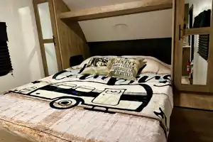 Sam's 2023 Pioneer Travel Trailer Sleeps 8
