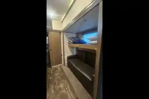 Z&S Home on Wheels w/Bunk Room