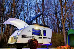 InTech Luna Rover Lightweight Overland Trailer - Overland Adventures Sleeping 4!