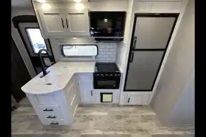 Hayley-Jade's Gulf Stream Trailmaster Travel Trailer
