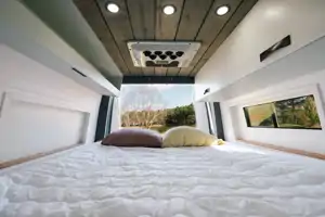 Sovereign Nomad, Off-Grid, Sprinter 2500 Campervan