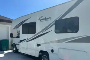 Wayne’s Coachmen Freelander- Comfortable & Road-Ready Class C