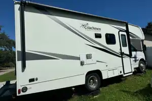 Wayne’s Coachmen Freelander- Comfortable & Road-Ready Class C