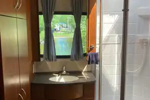 Fern‘s Travel Sprinter Van