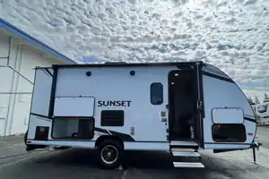 2022 Crossroads Sunset Trail Super Lite 