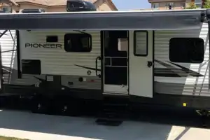 Sarah's Heartland pioneer BH270 Travel Trailer