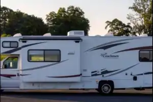 Family Bunkhouse RV – Sleeps 10, Fully Stocked!