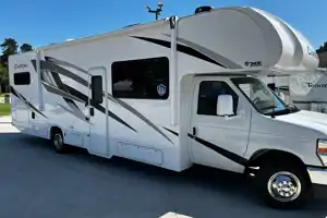 Roy's Thor Motor Coach 31WV Class C