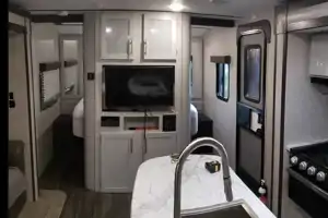 Wanderer, 30 ft Dry Camping ready Luxury loaded 6000 lb travel trailer. 2 slides, 1/2 ton ok and dogs approved!