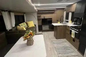 Nomadic Nature Rentals w Luxury Amenities (Lemonade)