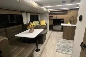 Nomadic Nature Rentals w Luxury Amenities (Lemonade)