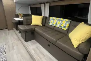 Nomadic Nature Rentals w Luxury Amenities (Lemonade)