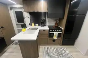 Nomadic Nature Rentals w Luxury Amenities (Lemonade)