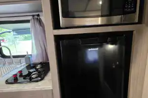 Cozy & Comfortable 2022 Coleman Lantern Travel Trailer