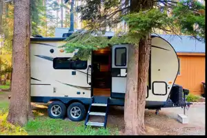 Beautiful Modern Well Appointed Camp Trailer