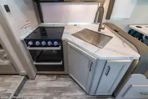 2025 Geneva – Class C | Sleeps 8 | Fully Equipped | BUNK BEDS & KIDS
