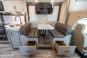 2025 Geneva – Class C | Sleeps 8 | Fully Equipped | BUNK BEDS & KIDS