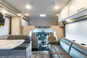 2025 Geneva – Class C | Sleeps 8 | Fully Equipped | BUNK BEDS & KIDS