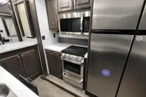Rv Rentals Way of Life's Keystone Avalanche 338GK Fifth Wheel CA2