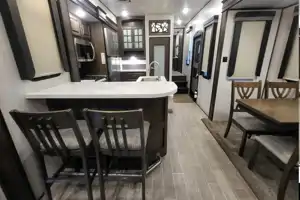 Rv Rentals Way of Life's Keystone Avalanche 338GK Fifth Wheel CA2